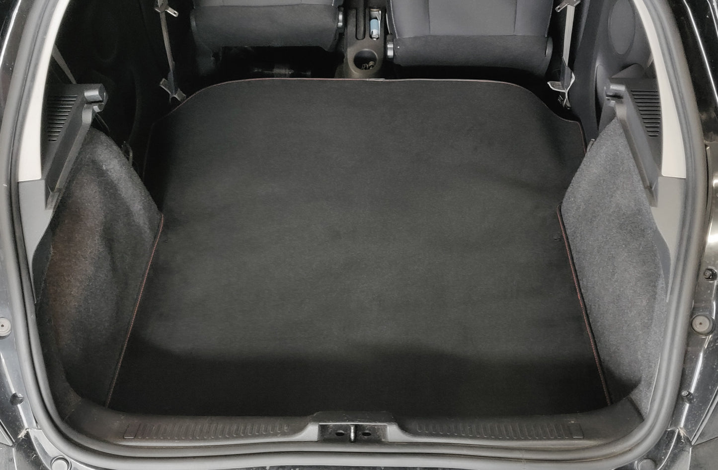 Clubsport Set - Strebe mit Netz für Renault Clio 3 RS