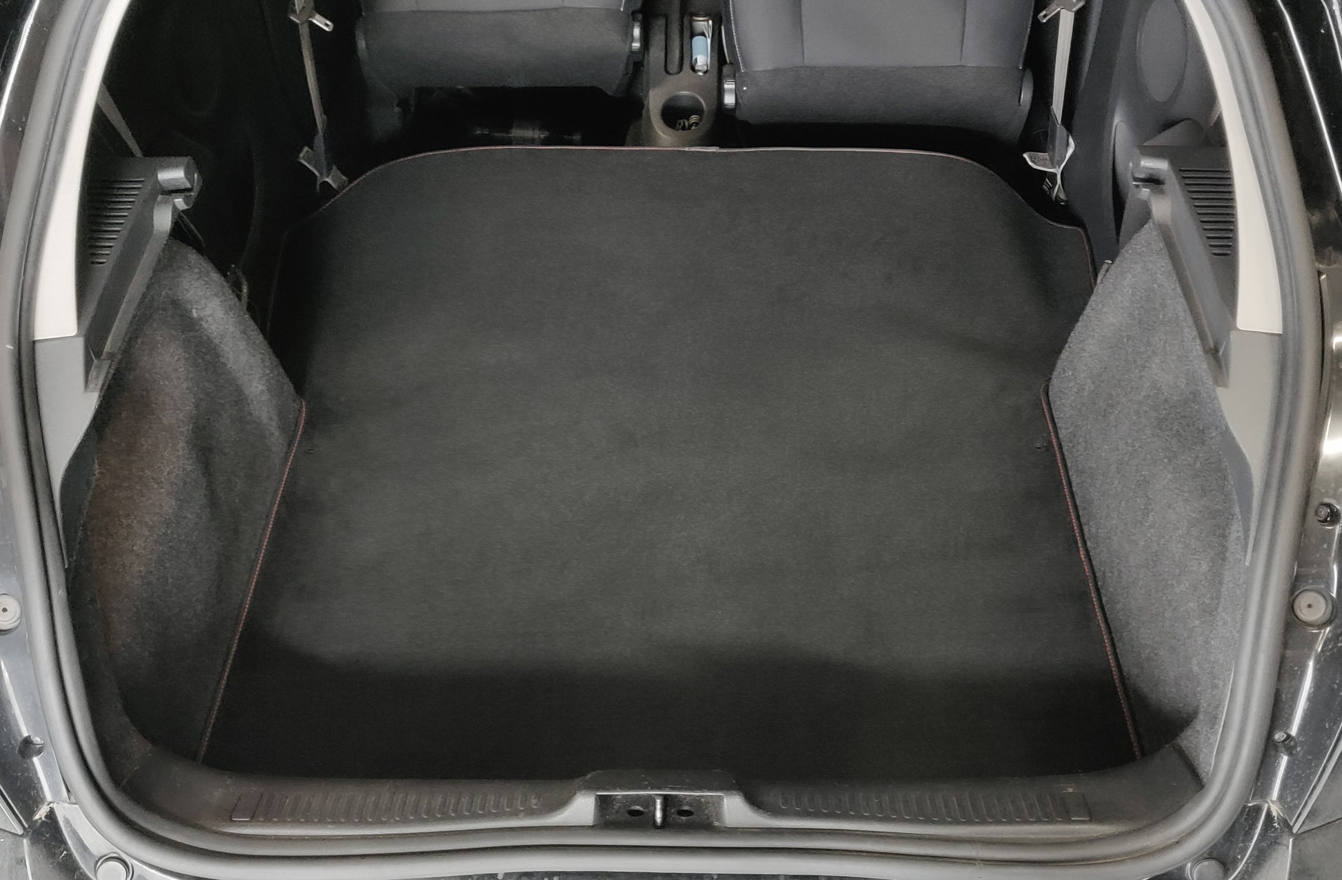 Clubsport Set - Strebe mit Netz für Renault Clio 3 RS