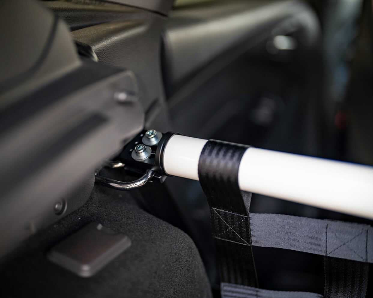 Clubsport Set - Strebe mit Netz für Ford Focus RS MK3