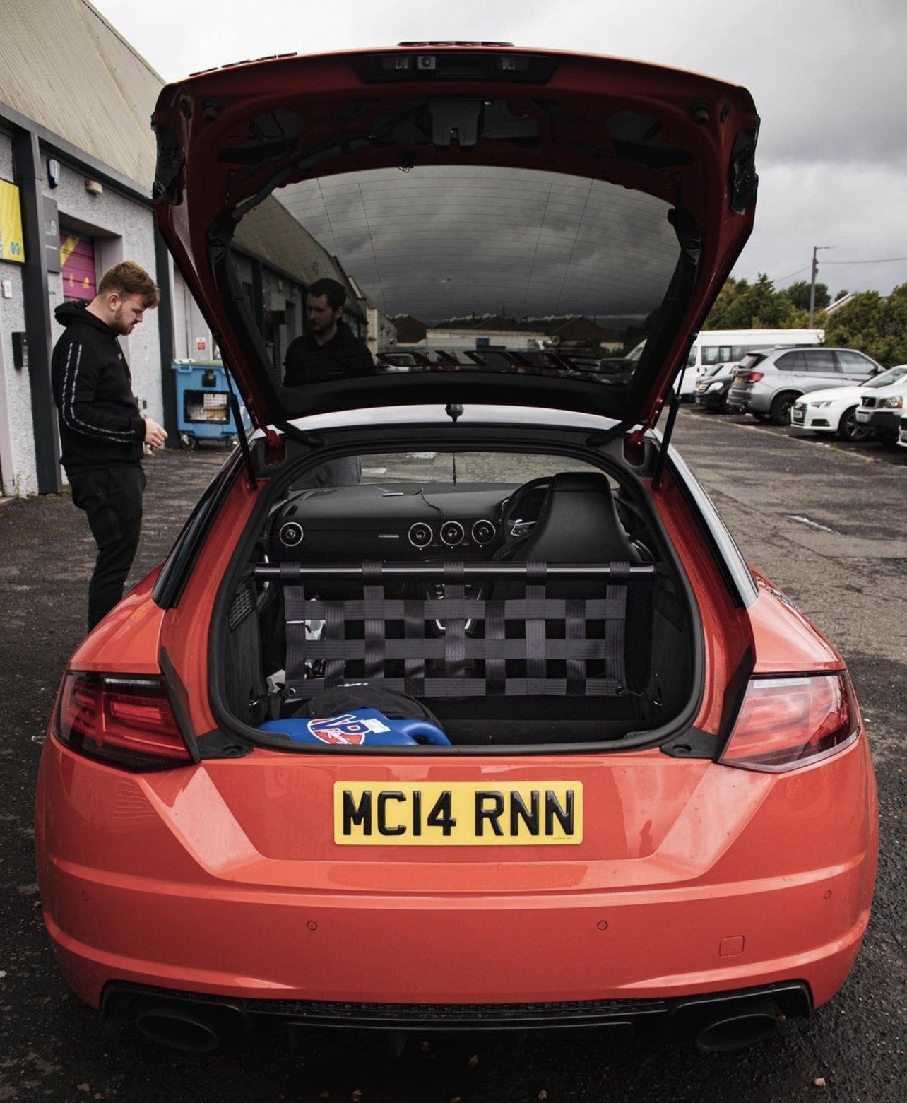 Clubsport Set - Strebe mit Netz für Audi TT / TTS / TTRS 8S