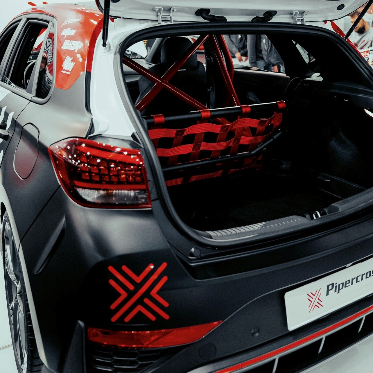 Clubsport Set - Strebe mit Netz für Hyundai I30N Hatchback
