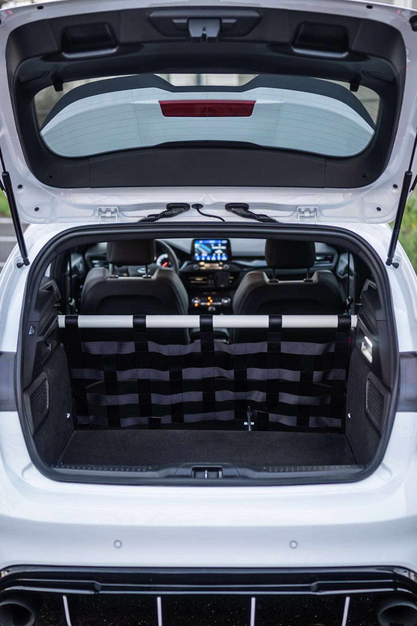 Clubsport Set - Strebe mit Netz für Ford Focus ST MK4