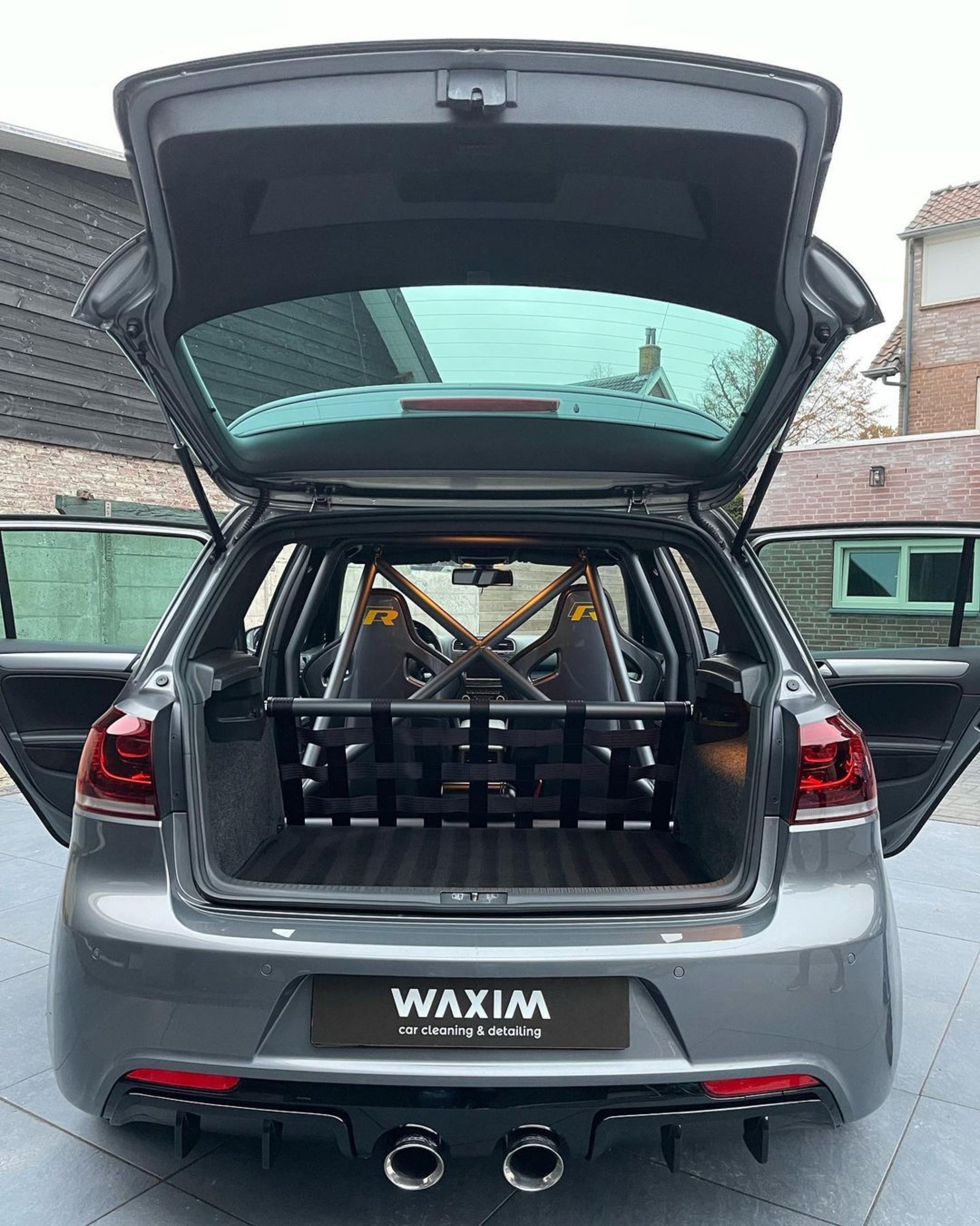Clubsport Set - Strebe mit Netz für VW Golf 6R