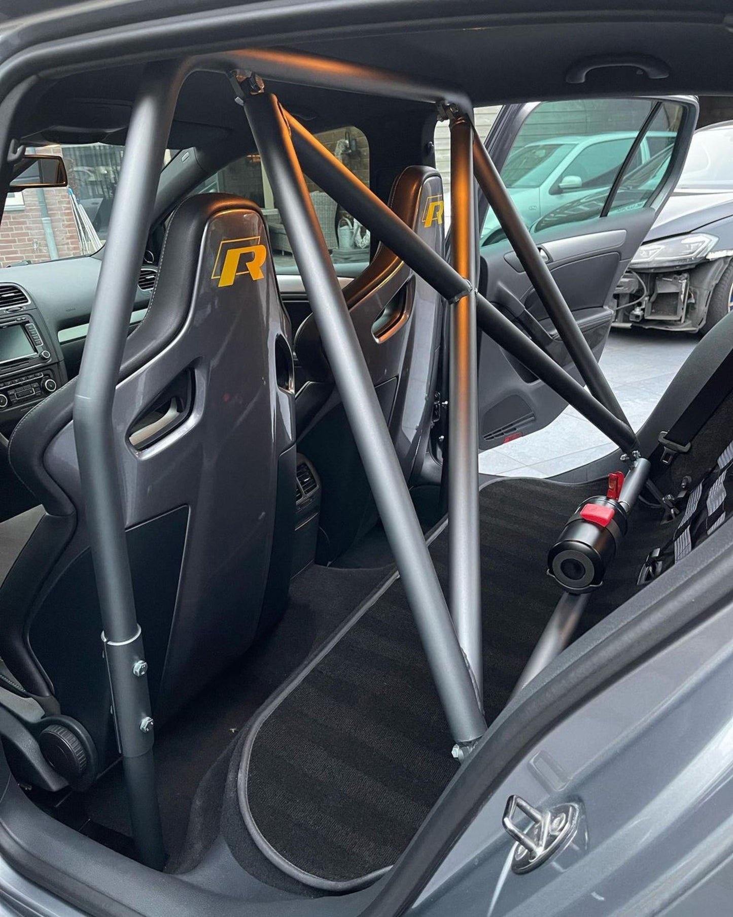 Clubsport Set - Strebe mit Netz für VW Golf 6R