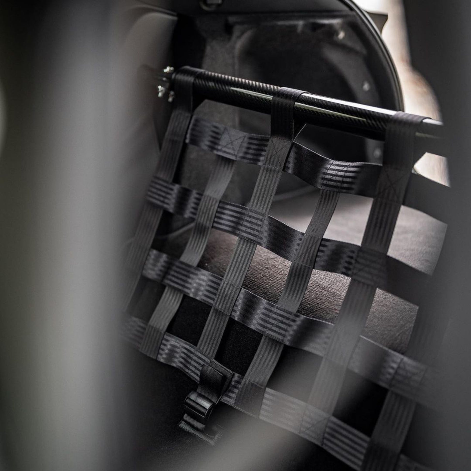 Clubsport Set - Strebe mit Netz für Seat Leon 1M